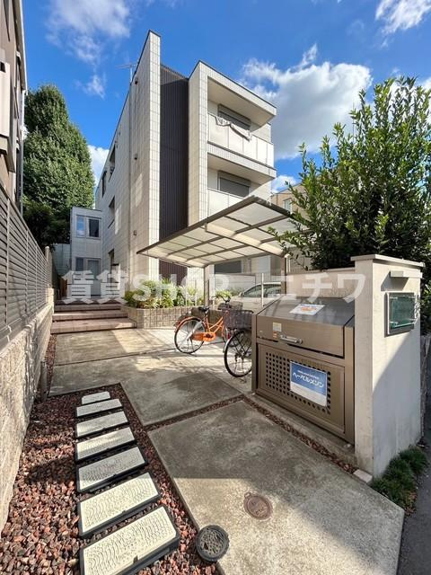 LAUREL 渋谷の外観|☆大通りからも1本入った静かな住宅街★