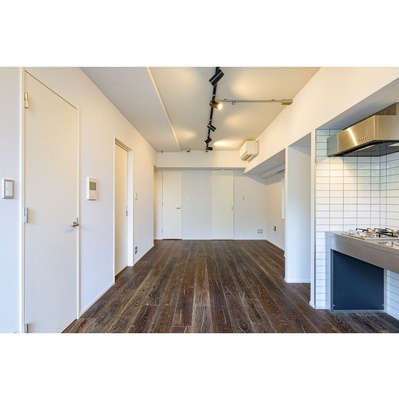 【居間・リビング】 | ＨＦ上野レジデンスＥＡＳＴ | こちらのリビングで趣味の時間をお楽しみください