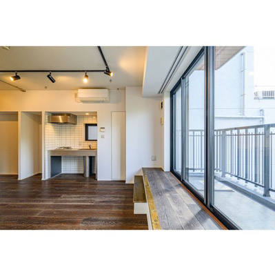 【居間・リビング】 | ＨＦ上野レジデンスＥＡＳＴ | こちらのリビングで趣味の時間をお楽しみください