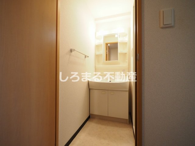 ＯＮＥ　ＲＯＯＦ　ＦＬＡＴ　ＴＥＮＪＩＮＢＡＳＨＩの独立洗面台