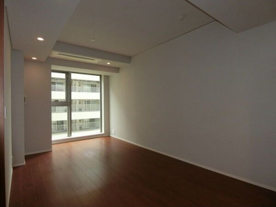 【居間・リビング】 | ブランズ四番町 | ゆったり過ごせる居間です