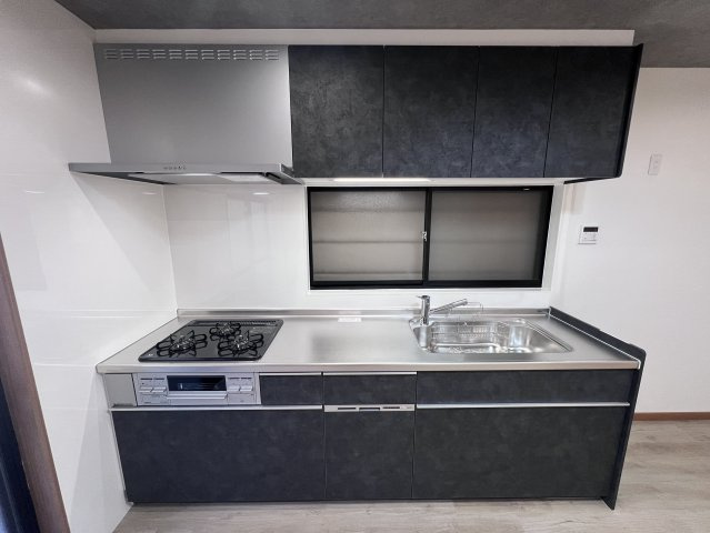 加納8丁目中古戸建のキッチン|■新品のキッチンで料理もはかどります♪