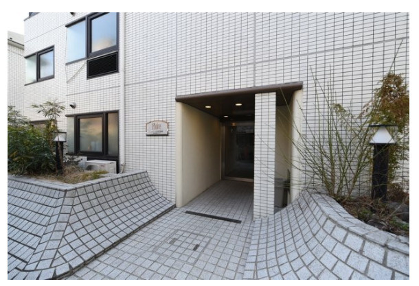 プレール荻窪南のエントランス