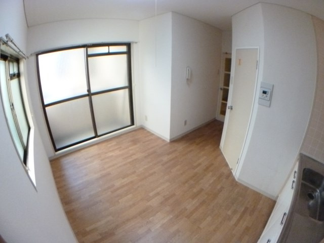 クロイツエルハウゼン六甲の居間・リビング