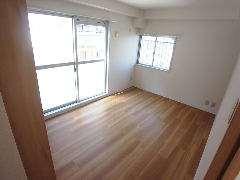 ディアコート雅の洋室