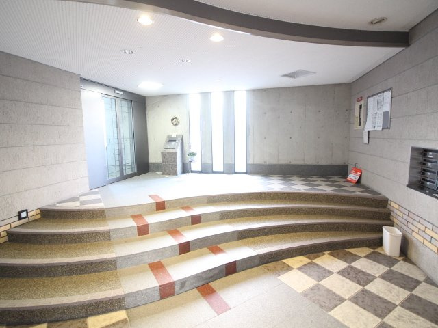 ランブラス南長岡京のロビー