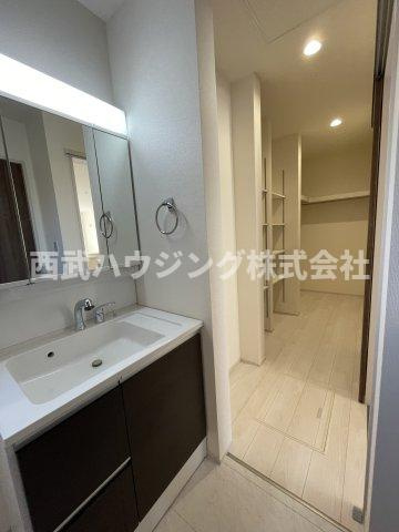 【仲介手数料無料】所沢市北野全２棟１号棟　所沢市の新築住宅なら西武ハウジング　の独立洗面台