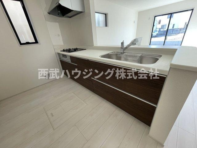 【仲介手数料無料】所沢市北野全２棟１号棟　所沢市の新築住宅なら西武ハウジング　のキッチン