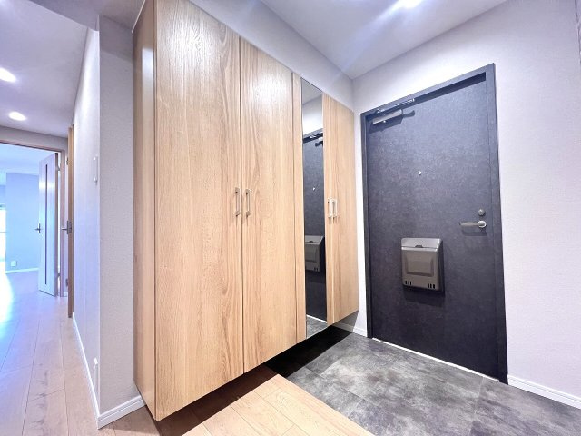 【玄関】 | 成増ローヤルコーポ　（成増店） | 大容量のシューズボックスで玄関もスッキリ　