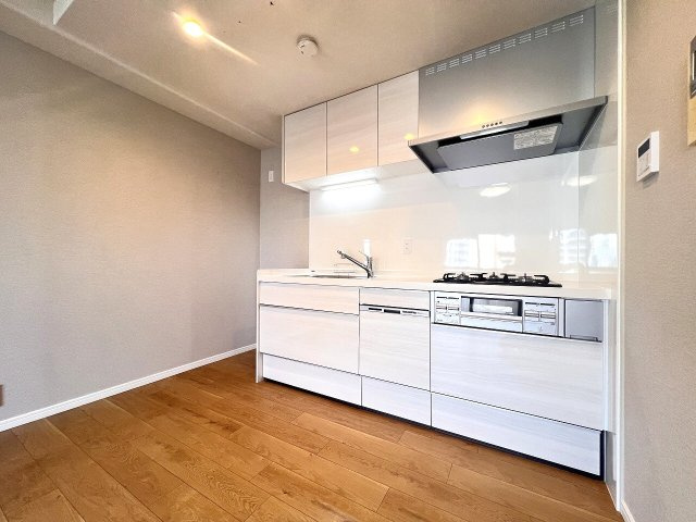 【キッチン】 | 成増ローヤルコーポ　（成増店） | システムキッチン新規交換済。
エコと家事時間短縮、一石二鳥の食洗機付です　