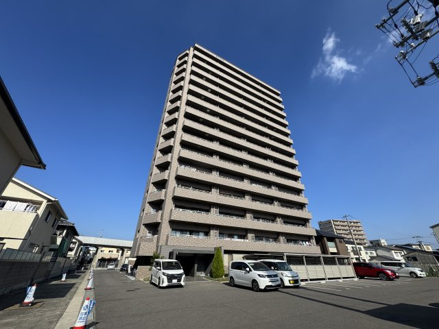 ロイヤルガーデン栗林駅東