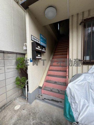 【エントランス】 | スカイコーポ | 建物の内部です