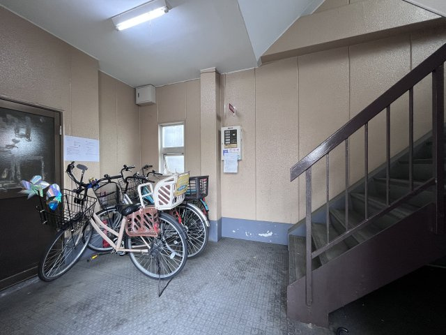 コーポラス清水丘のエントランス