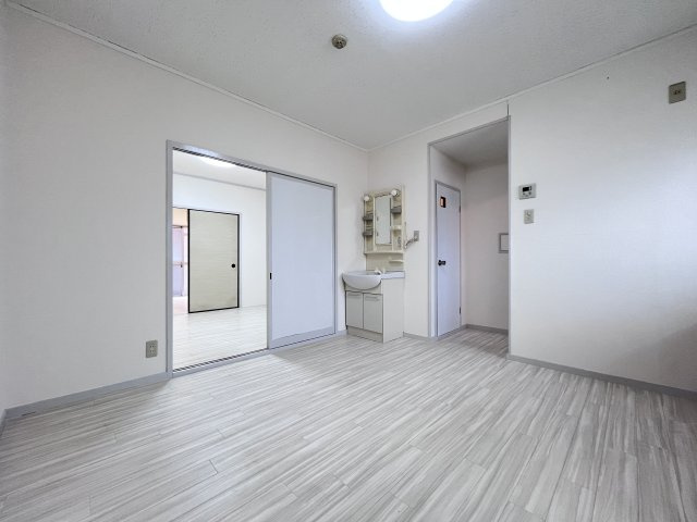 コーポラス清水丘の居間・リビング