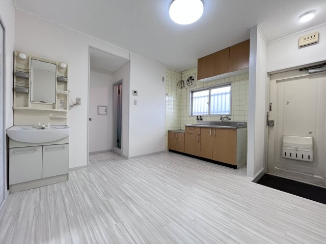 コーポラス清水丘の居間・リビング