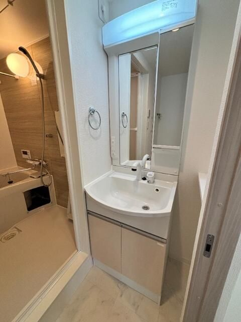 エルファーロ日暮里の洗面所