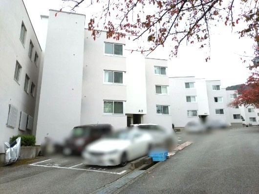 夙川台サンハイツA棟の外観