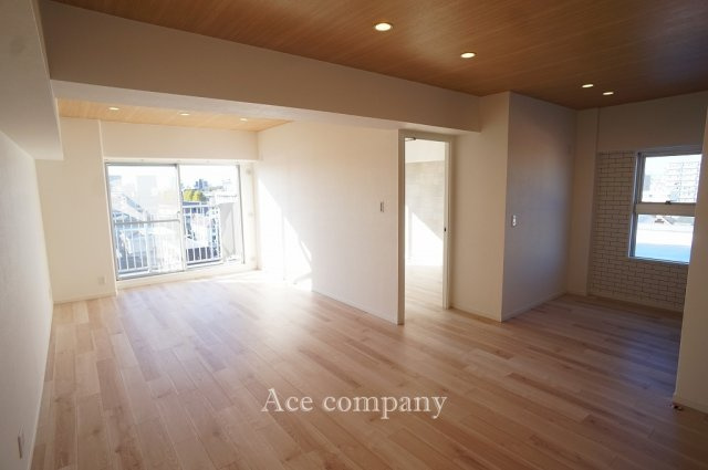 【居間・リビング】の画像