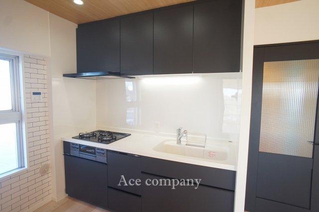 【キッチン】 | 照ケ丘矢田グランドハイツ | 食洗機＆浄水器付きのシステムキッチン新調です☆3口ガスコンロ☆