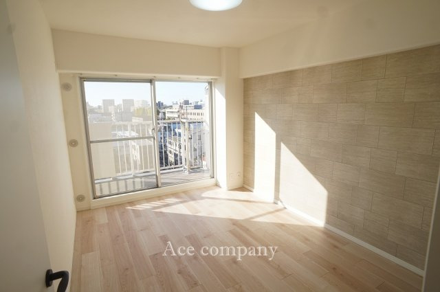 【寝室】 | 照ケ丘矢田グランドハイツ | 【洋室6帖】バルコニーに面したお部屋です☆