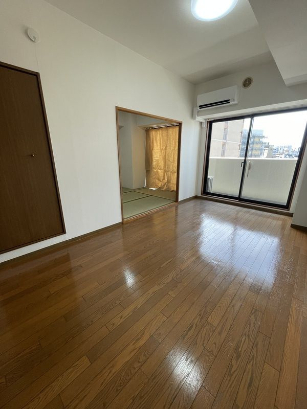 ロイヤルプラザ浅草の居間・リビング