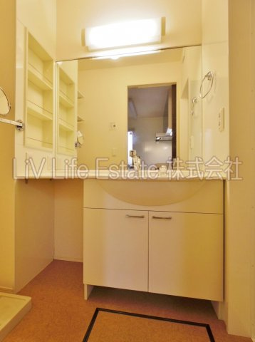 小平市学園東町１丁目のアパートの洗面所