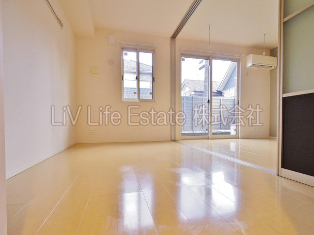 小平市学園東町１丁目のアパートの寝室