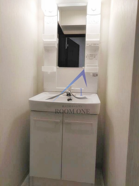 サーチメゾンⅡの洗面所|独立洗面台です。