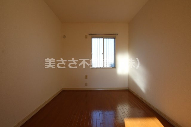 【洋室】 | ルミエールＫ