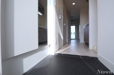 【玄関】 | プレサンス鶴舞ファースト | シンプルで使いやすい玄関です