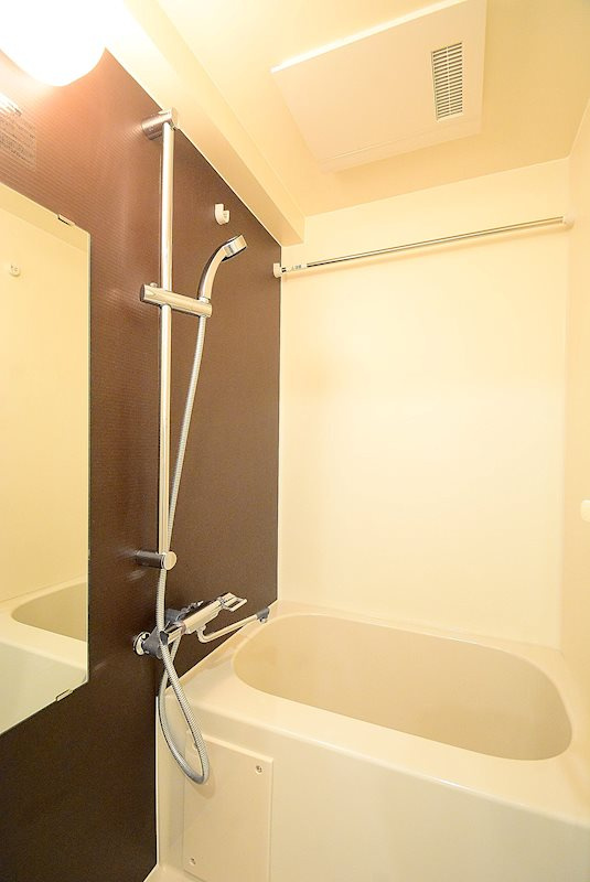 ステージファースト千葉中央の浴室