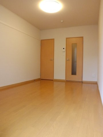 レオパレスメローフィールド　Ｋの居間・リビング