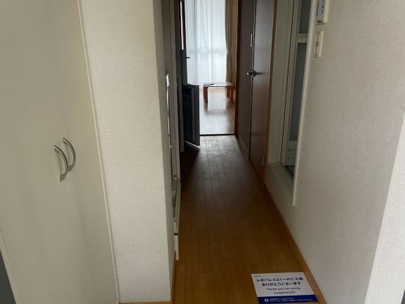 レオパレスメローフィールド　Ｋの玄関