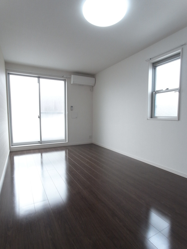 リブリ・JOY MAKUHARIの居間・リビング