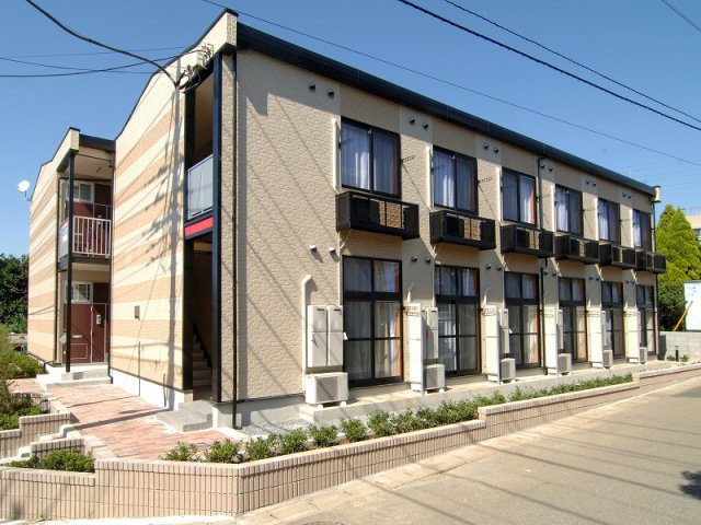 レオパレスグランデ花園の外観