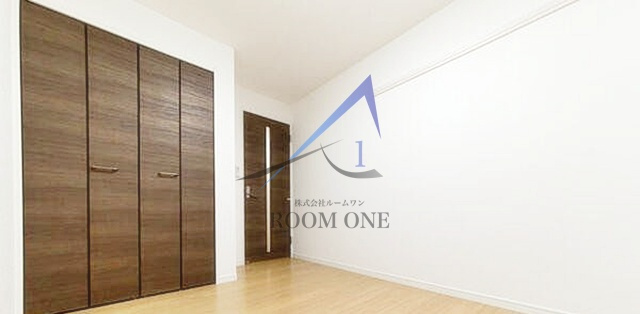 ｒｅｖｅｕｒ　ＹＯＧＡの居間・リビング|洋室のお部屋です。