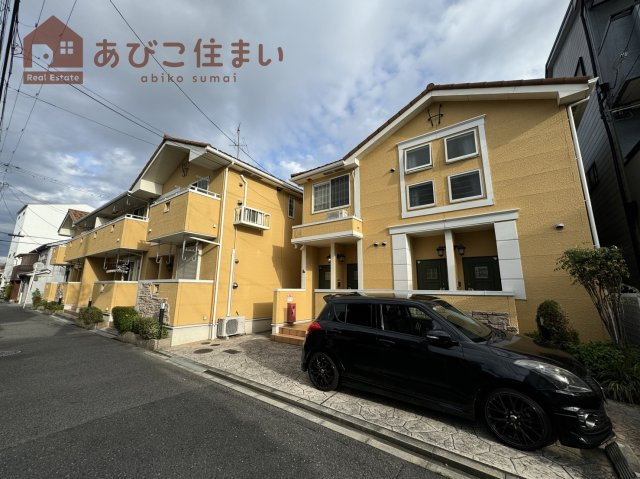 サニークレールA棟の外観