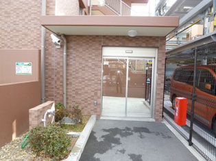 サンクタス西宮山手のエントランス