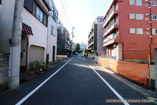 【前面道路含む現地写真】