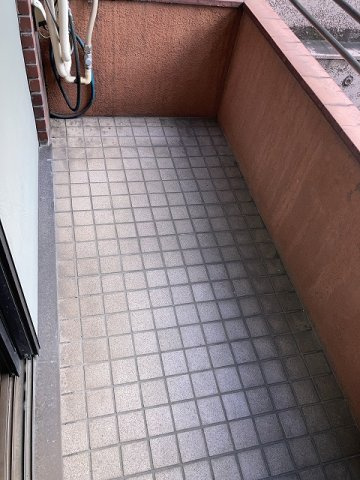 根橋ビルA棟のバルコニー