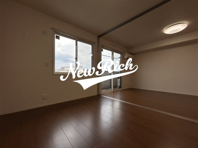 北群馬郡吉岡町大字大久保のアパートのバルコニー