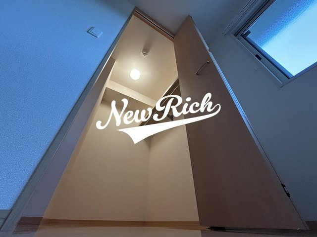 前橋市荒牧町１丁目のアパートの収納