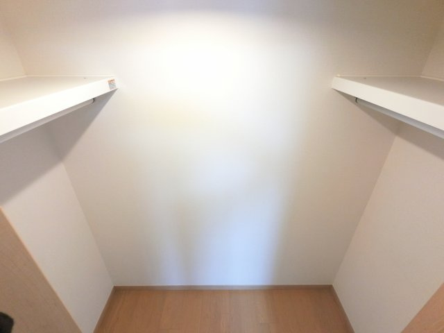 レオ四拾八番館の収納