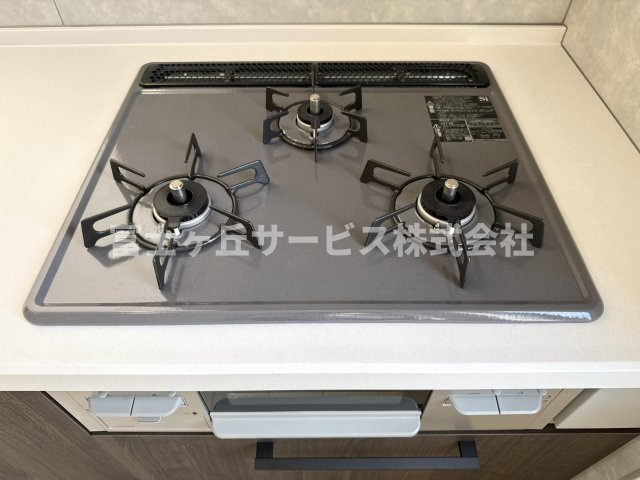 【その他】 | 藤枝市藤岡3丁目 7期 新築一戸建て 1号棟 | 3口コンロがあります