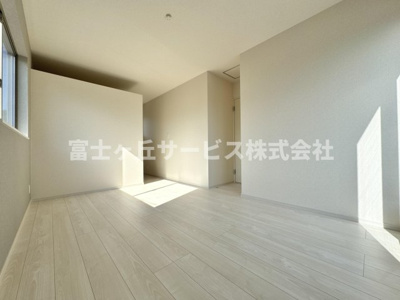 【寝室】 | 藤枝市藤岡3丁目 7期 新築一戸建て 1号棟 | 落ち着いて過ごせる寝室です
