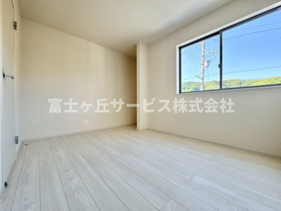 【子供部屋】 | 藤枝市藤岡3丁目 7期 新築一戸建て 1号棟 | 子供部屋としても使える洋室です