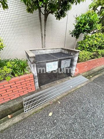 ハイム甲風園の外観