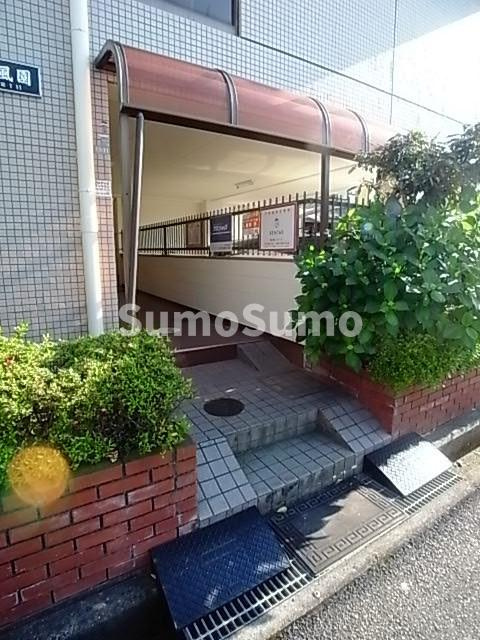 ハイム甲風園の外観