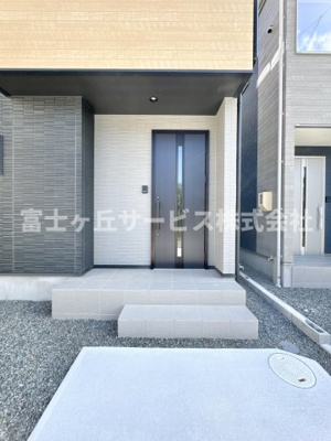 【エントランス】 | 藤枝市藤岡3丁目 7期 新築一戸建て 2号棟 | エントランスです