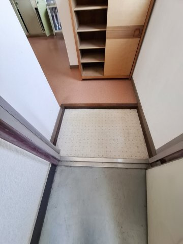 ハイツ南甲子園の玄関